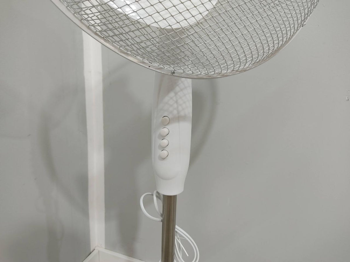 Ventilador de Pie Excellente de 45W (Nuevo)