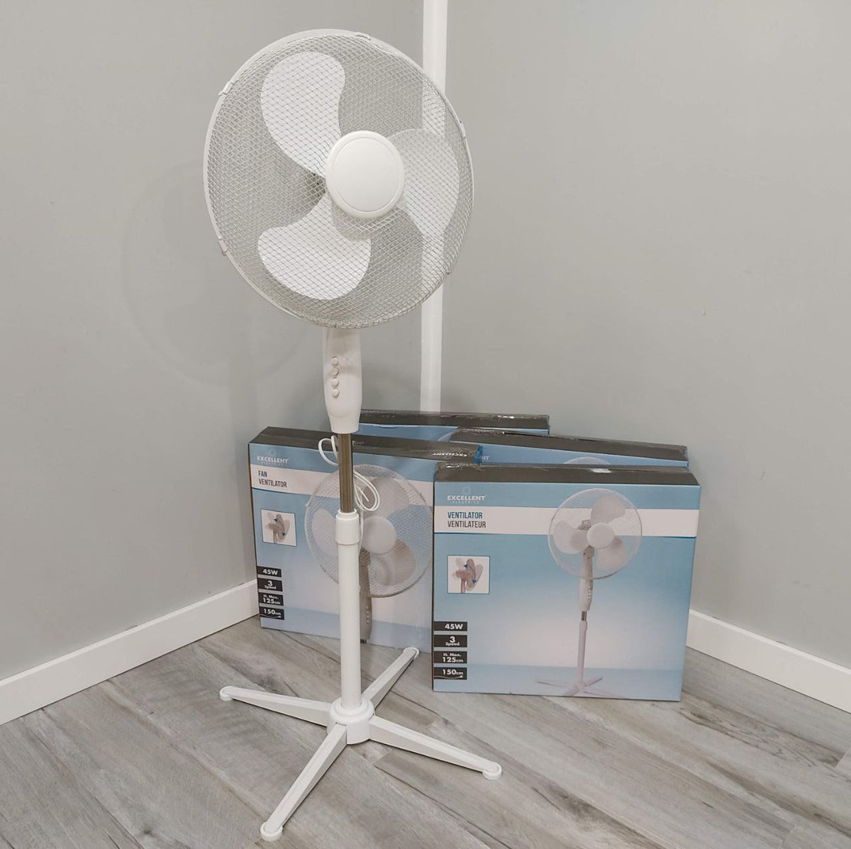 Ventilador de Pie Excellente de 45W (Nuevo)