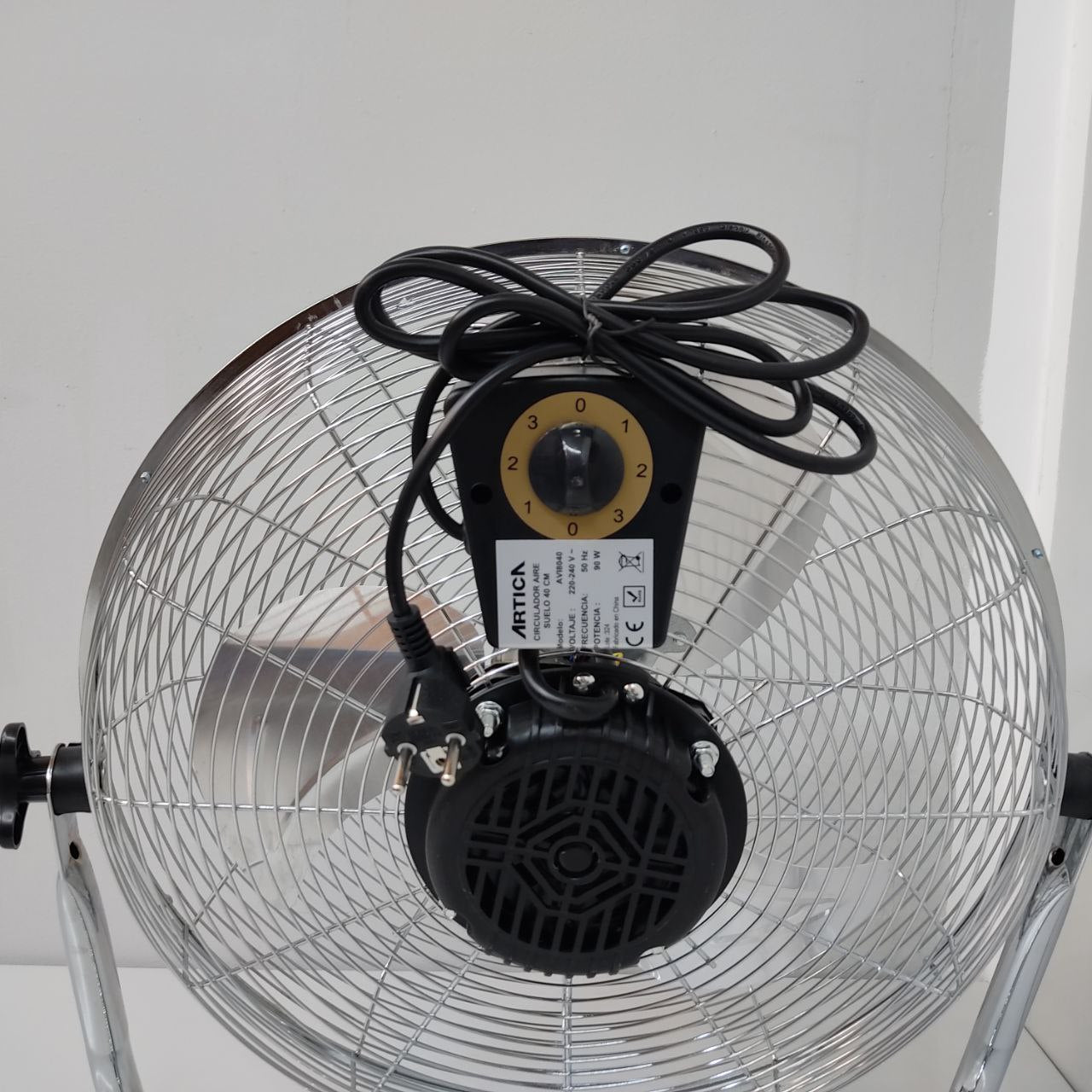 VENTILADOR DE SUELO ÁRTICA AVI8040 40CM 90W – ALTA POTENCIA Y DURABILIDAD