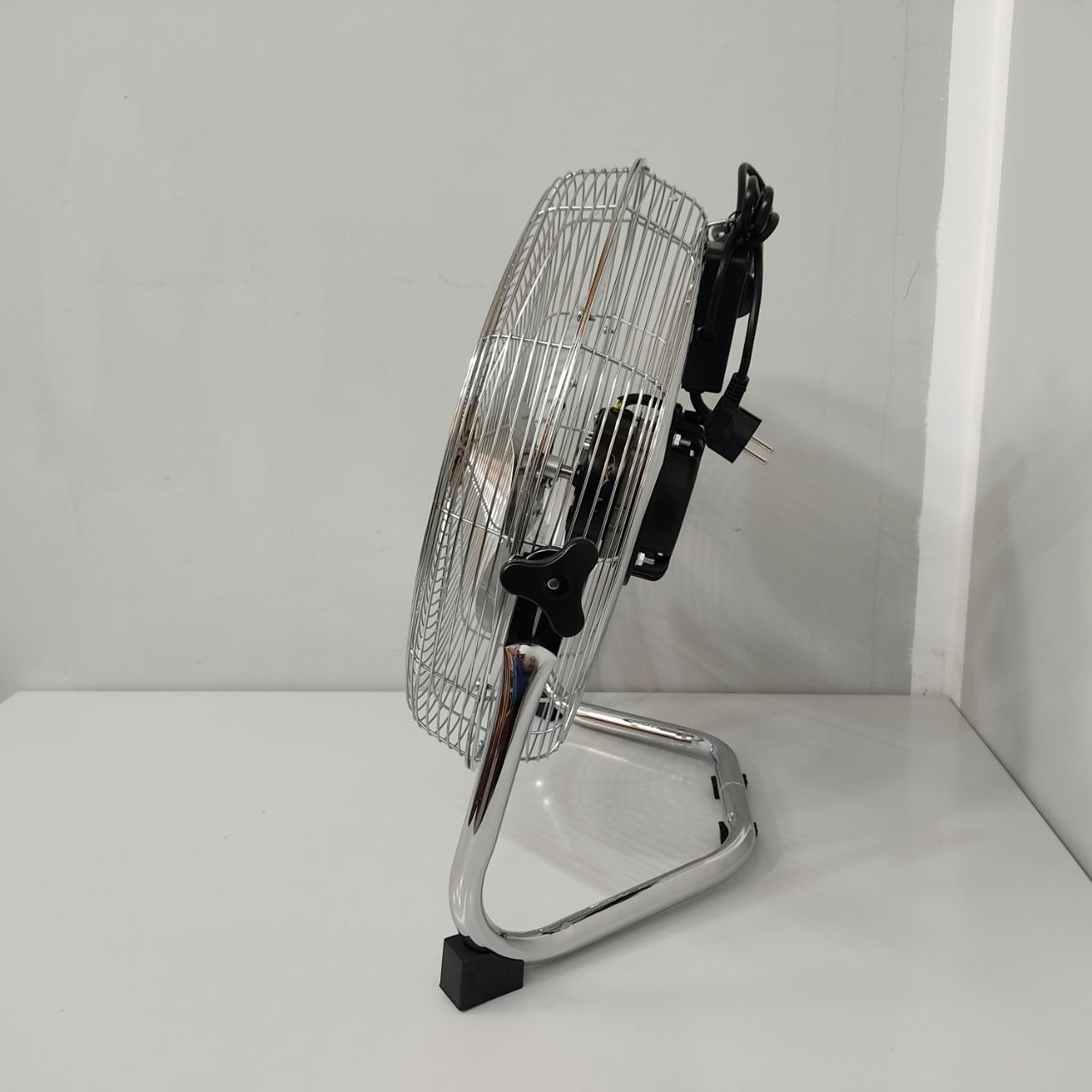 VENTILADOR DE SUELO ÁRTICA AVI8040 40CM 90W – ALTA POTENCIA Y DURABILIDAD