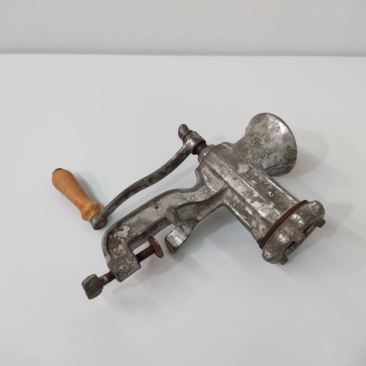 TRITURADORA DE CARNE DE MESA ELMA Nº8 – VINTAGE