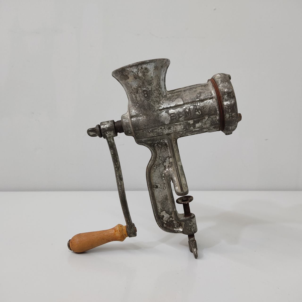 TRITURADORA DE CARNE DE MESA ELMA Nº8 – VINTAGE