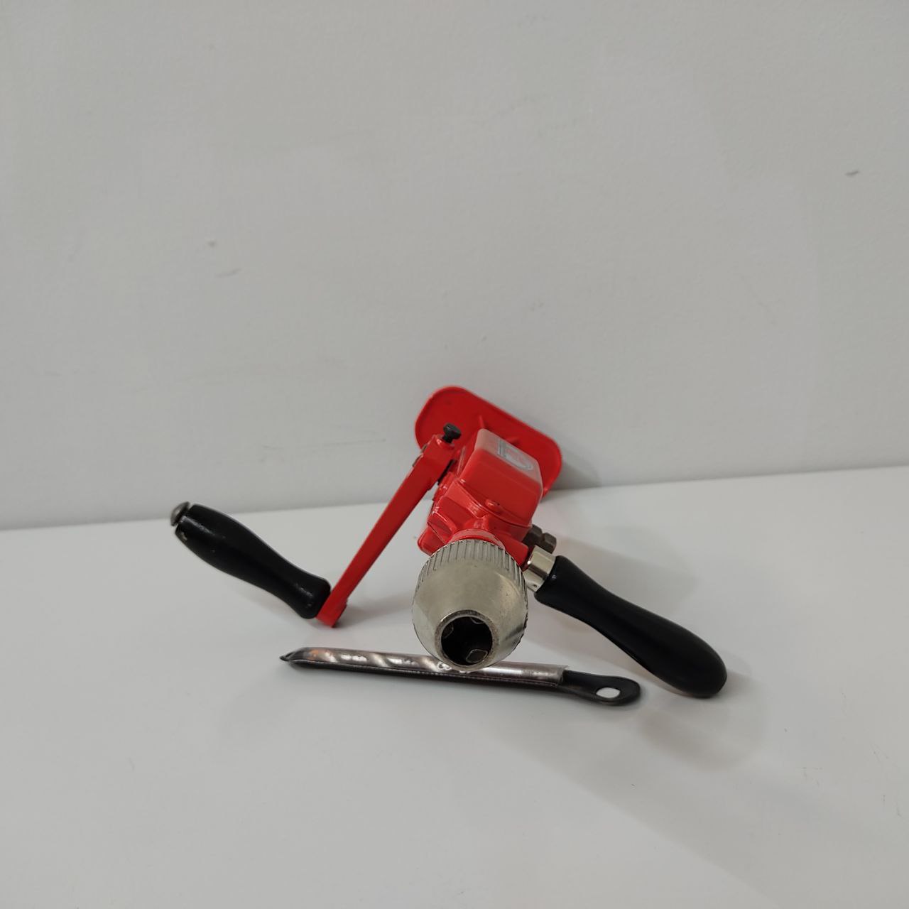 TALADRO MANUAL DE CARPINTERÍA WUTO – VINTAGE