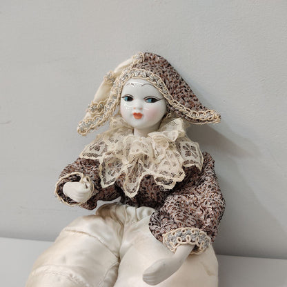 MUÑECA DE PORCELANA ARLEQUÍN – R. INGLÉS
