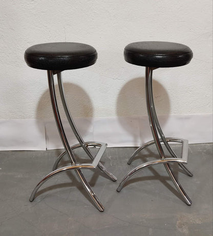 CONJUNTO BAR RETRO CON BOTELLERO Y TABURETES – ESTILO VINTAGE AÑOS 70