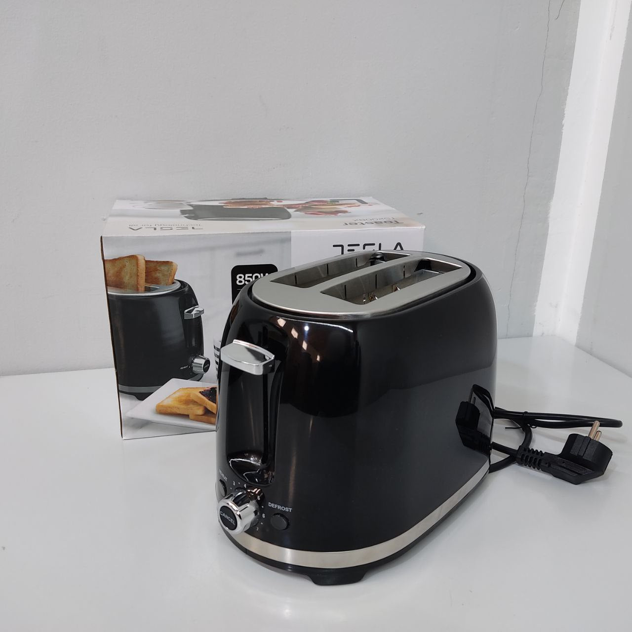 TOSTADORA TESLA TS200BX NEGRO – DISEÑO ELEGANTE Y POTENCIA PARA TOSTADAS PERFECTAS