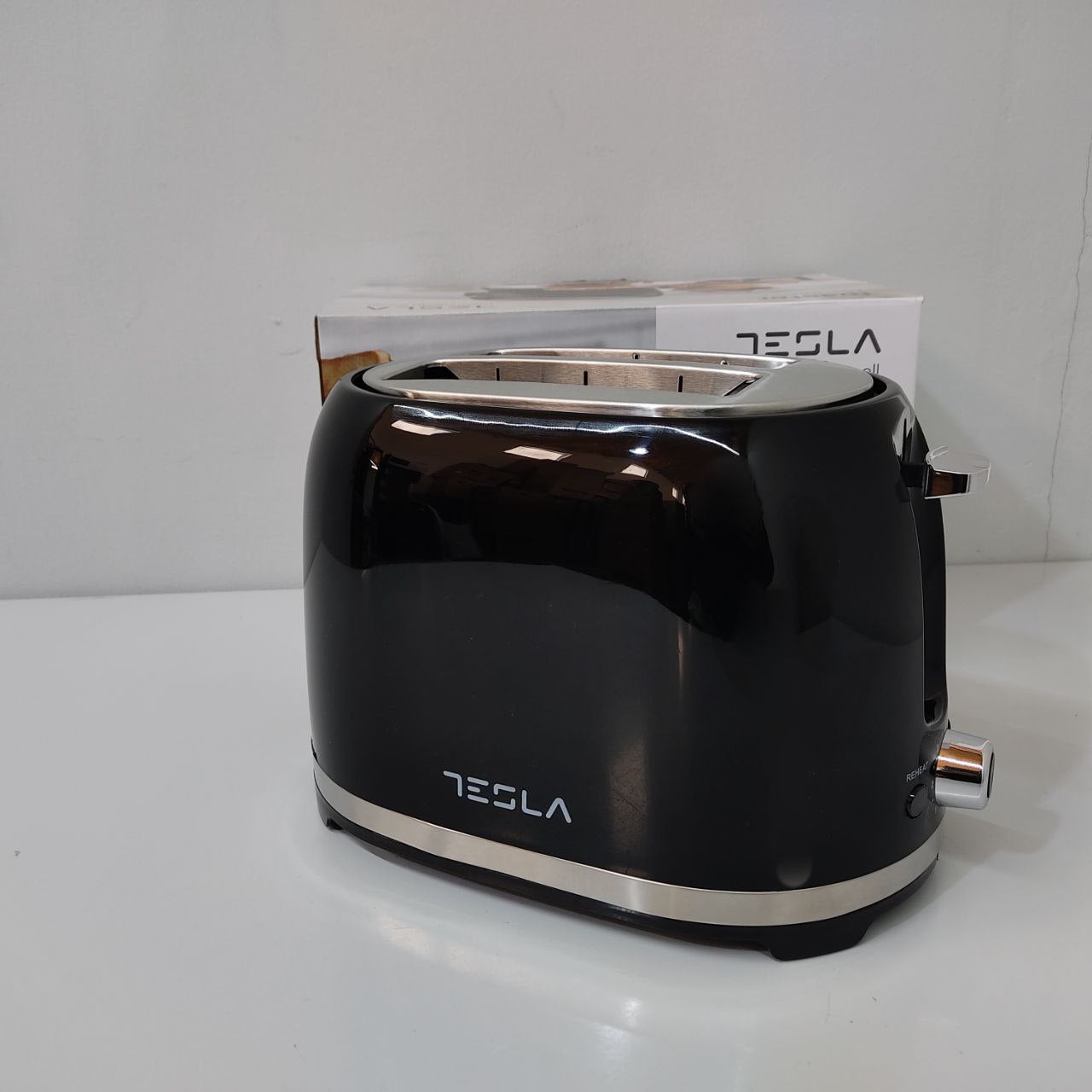 TOSTADORA TESLA TS200BX NEGRO – DISEÑO ELEGANTE Y POTENCIA PARA TOSTADAS PERFECTAS