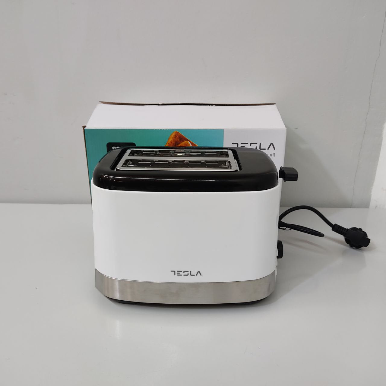 TOSTADORA TESLA TS300BWX – DISEÑO MODERNO Y FUNCIONALIDAD PARA CADA DESAYUNO