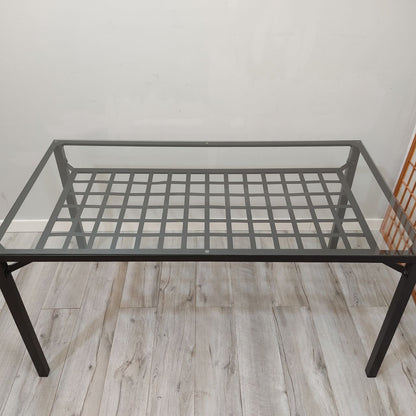 CONJUNTO MESA FIJA DE FORJA NEGRA CON DOBLE CRISTAL Y BANDEJA INFERIOR + 6 SILLAS DE FORJA Y MIMBRE IKEA