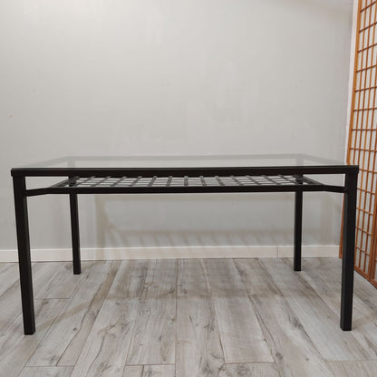 CONJUNTO MESA FIJA DE FORJA NEGRA CON DOBLE CRISTAL Y BANDEJA INFERIOR + 6 SILLAS DE FORJA Y MIMBRE IKEA