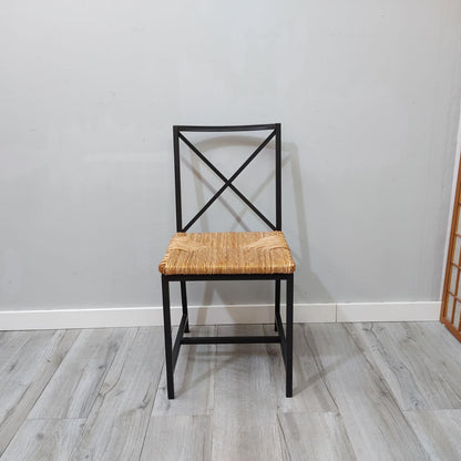 CONJUNTO MESA FIJA DE FORJA NEGRA CON DOBLE CRISTAL Y BANDEJA INFERIOR + 6 SILLAS DE FORJA Y MIMBRE IKEA