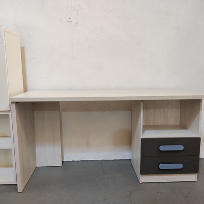 MESA ESCRITORIO BLANCO ANDERSEN CON TIRADORES AZUL Y ESTANTE DE PARED EN GRAFITO
