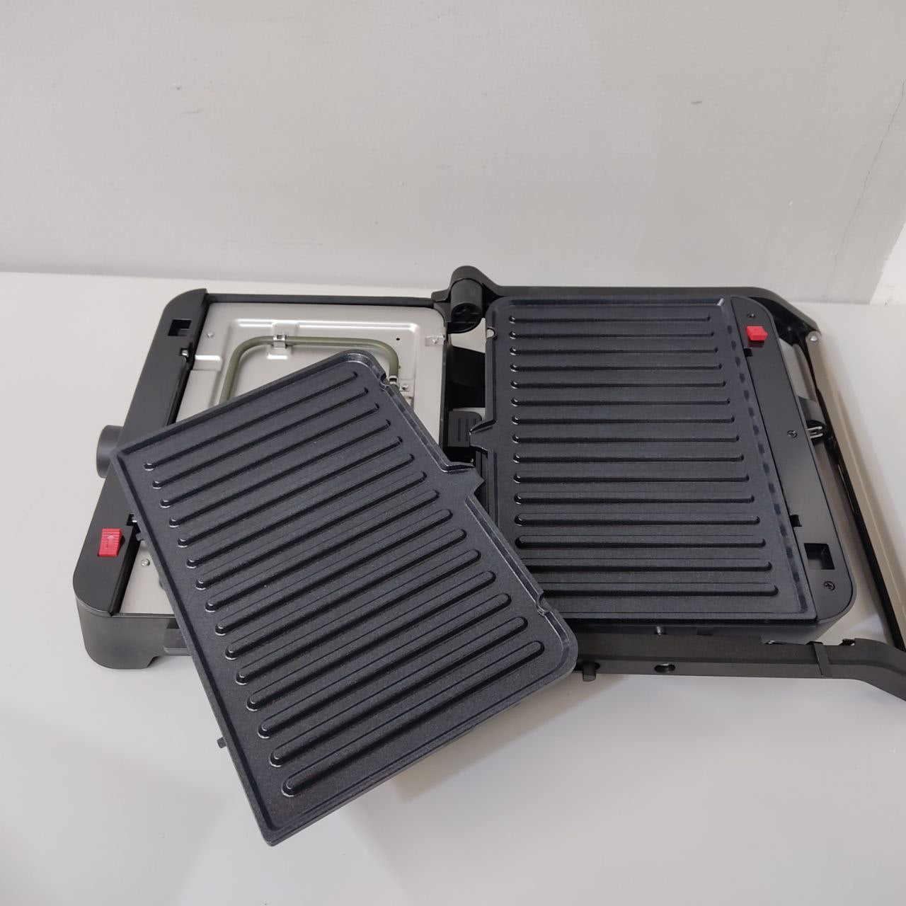 GRILL PRINCESS 1800W – SUPERFICIE XL 27,5X18CM CON TERMOSTATO AJUSTABLE