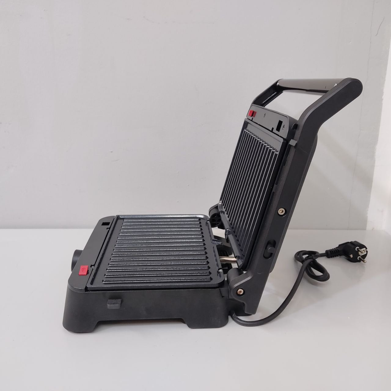 GRILL PRINCESS 1800W – SUPERFICIE XL 27,5X18CM CON TERMOSTATO AJUSTABLE