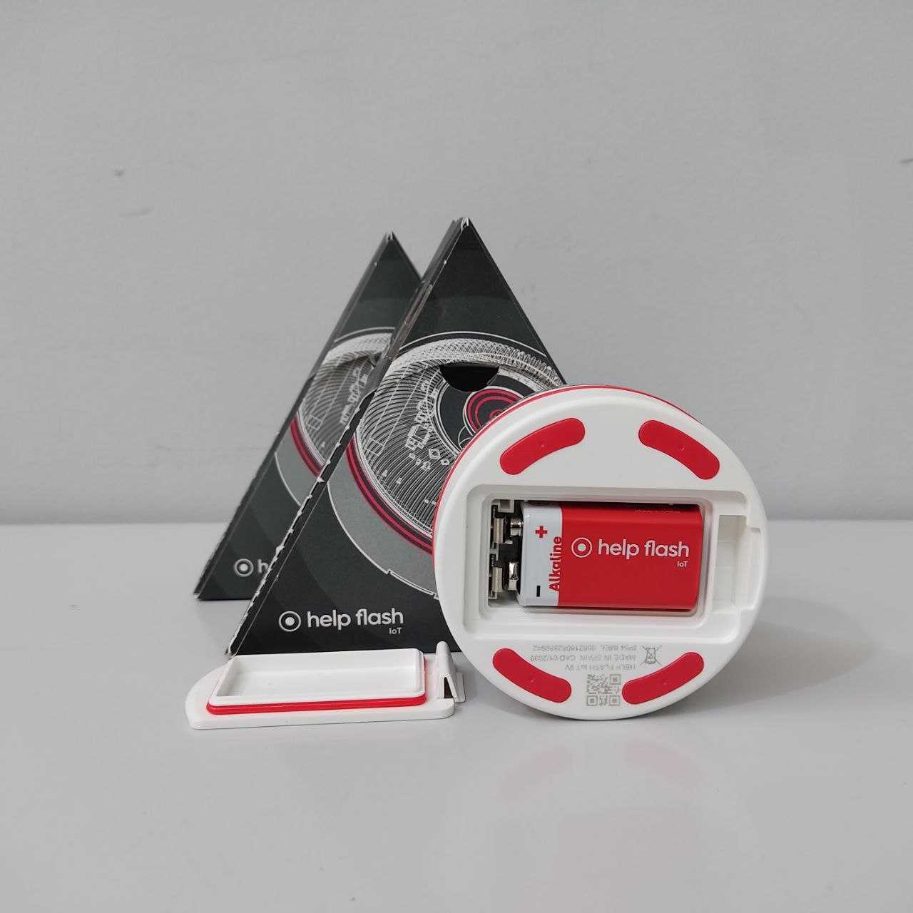 BALIZA HELP FLASH V16 DGT – LUZ DE EMERGENCIA CONECTADA, MAGNÉTICA Y GEOLOCALIZABLE