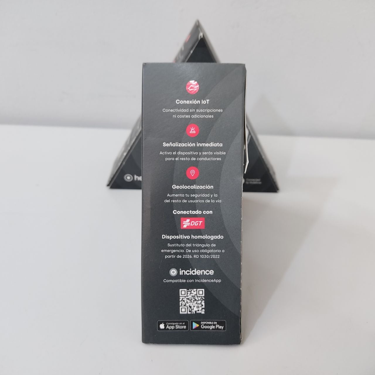BALIZA HELP FLASH V16 DGT – LUZ DE EMERGENCIA CONECTADA, MAGNÉTICA Y GEOLOCALIZABLE