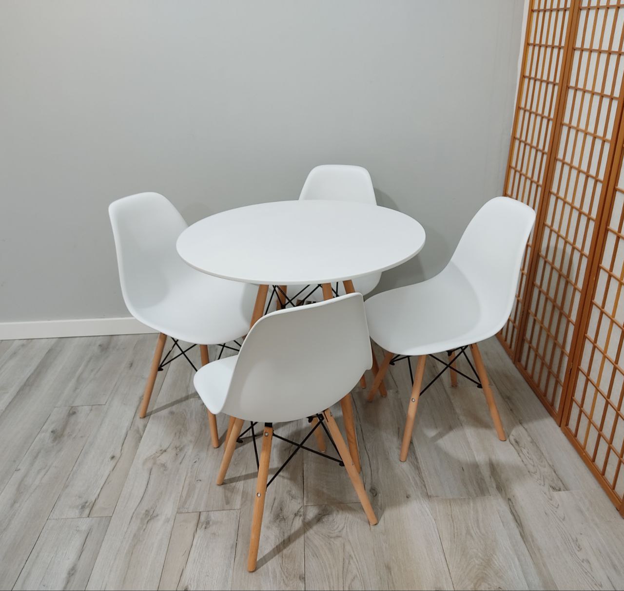 CONJUNTO DE MESA MÁS CUATRO SILLAS DINAMARCA ESTILO NÓRDICO